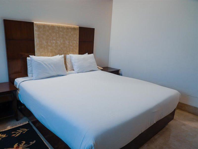 แอร์พอร์ต เรซิเด้นซี่ Hotel นิวเดลี ภายนอก รูปภาพ
