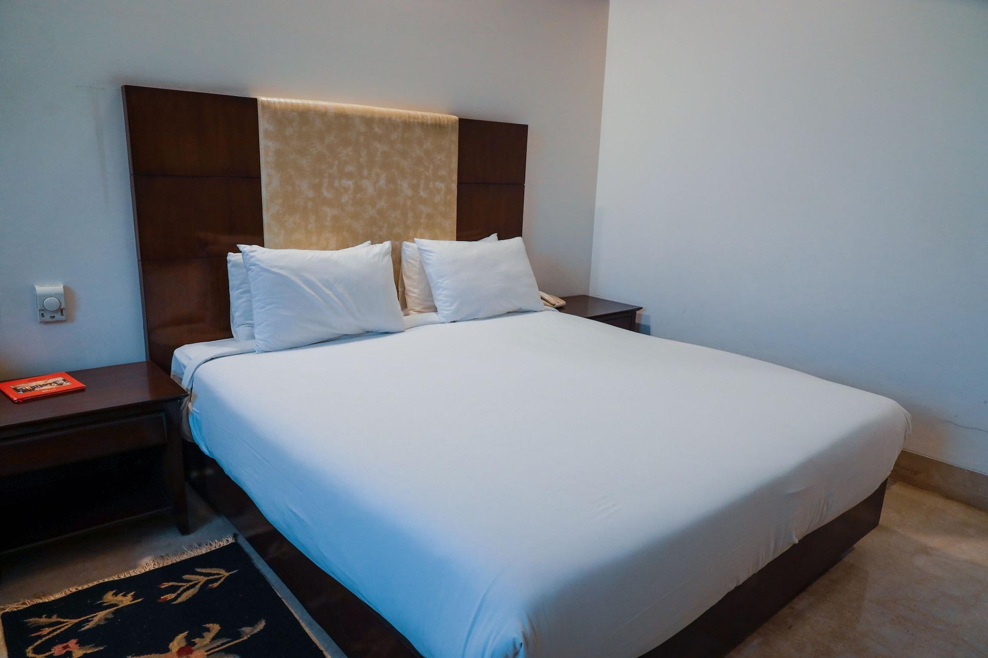 แอร์พอร์ต เรซิเด้นซี่ Hotel นิวเดลี ภายนอก รูปภาพ