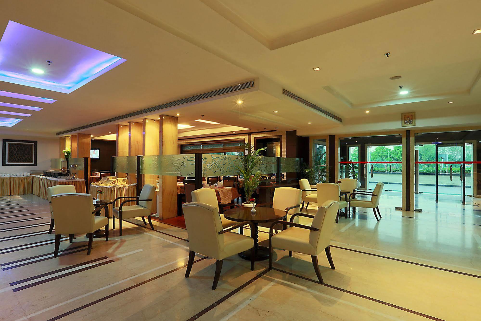 แอร์พอร์ต เรซิเด้นซี่ Hotel นิวเดลี ภายนอก รูปภาพ