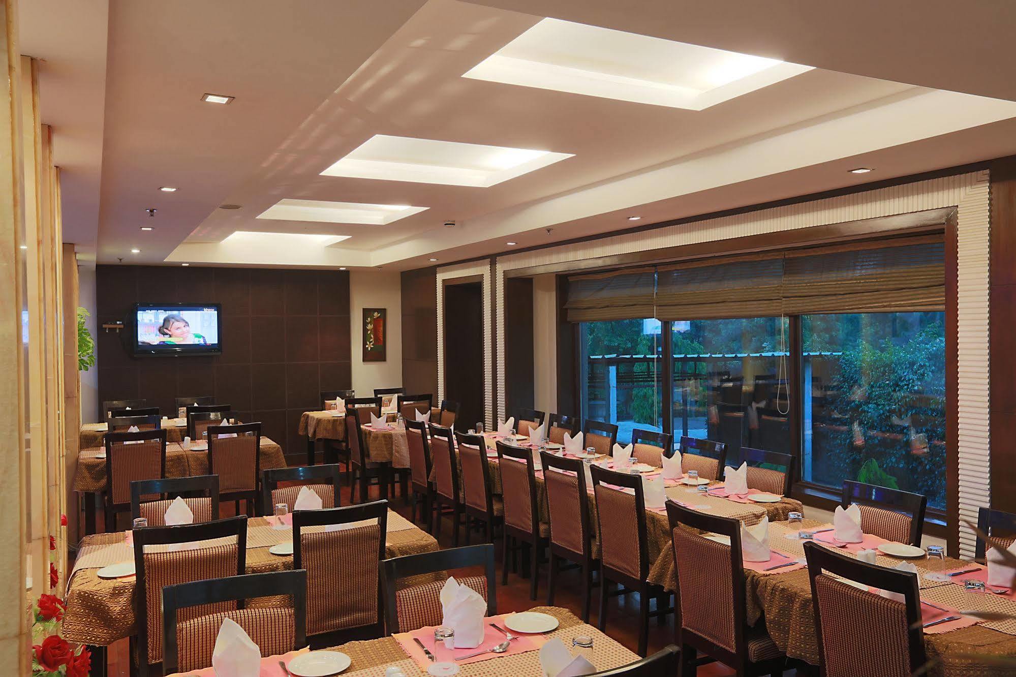 แอร์พอร์ต เรซิเด้นซี่ Hotel นิวเดลี ภายนอก รูปภาพ