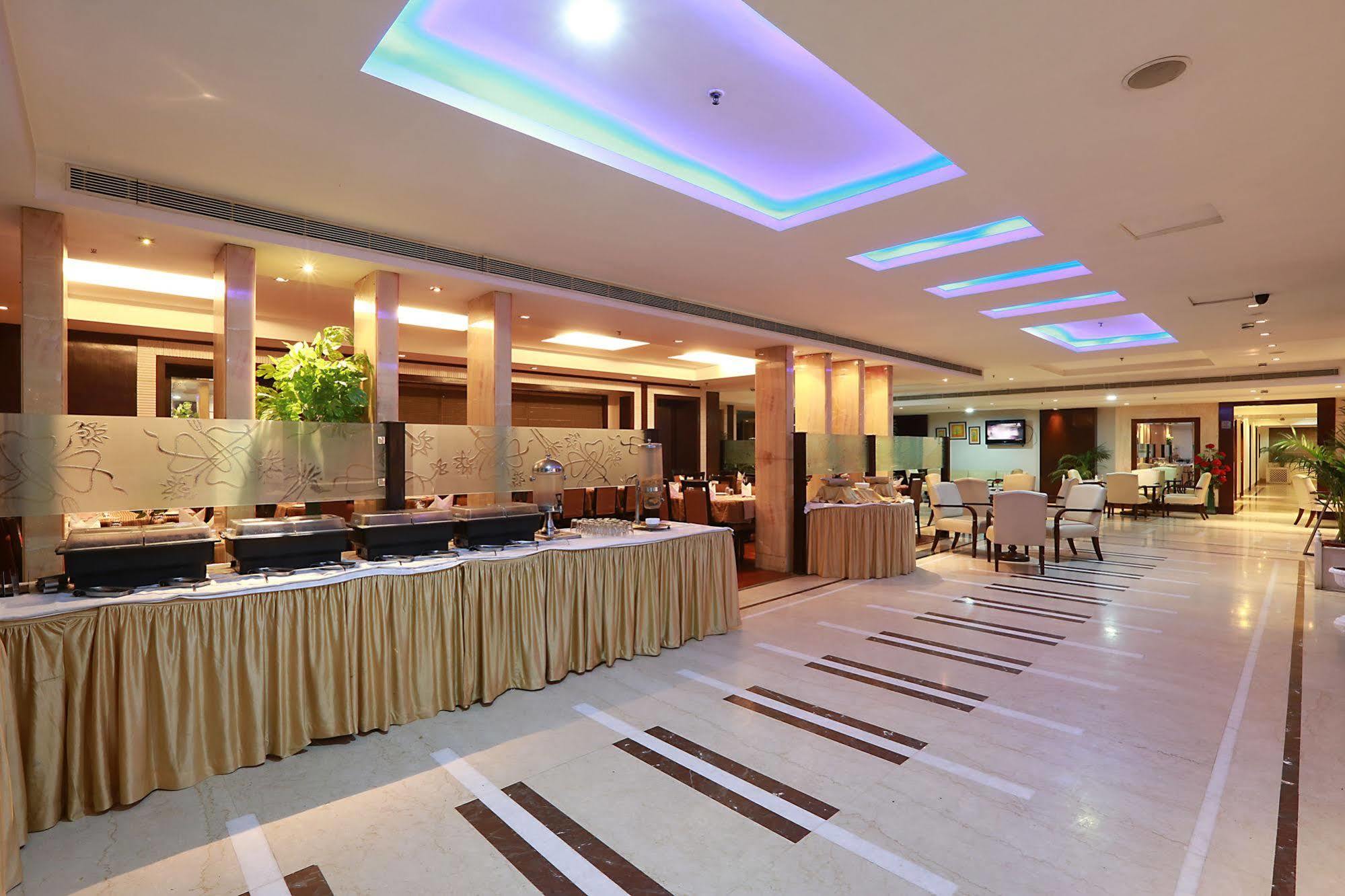 แอร์พอร์ต เรซิเด้นซี่ Hotel นิวเดลี ภายนอก รูปภาพ